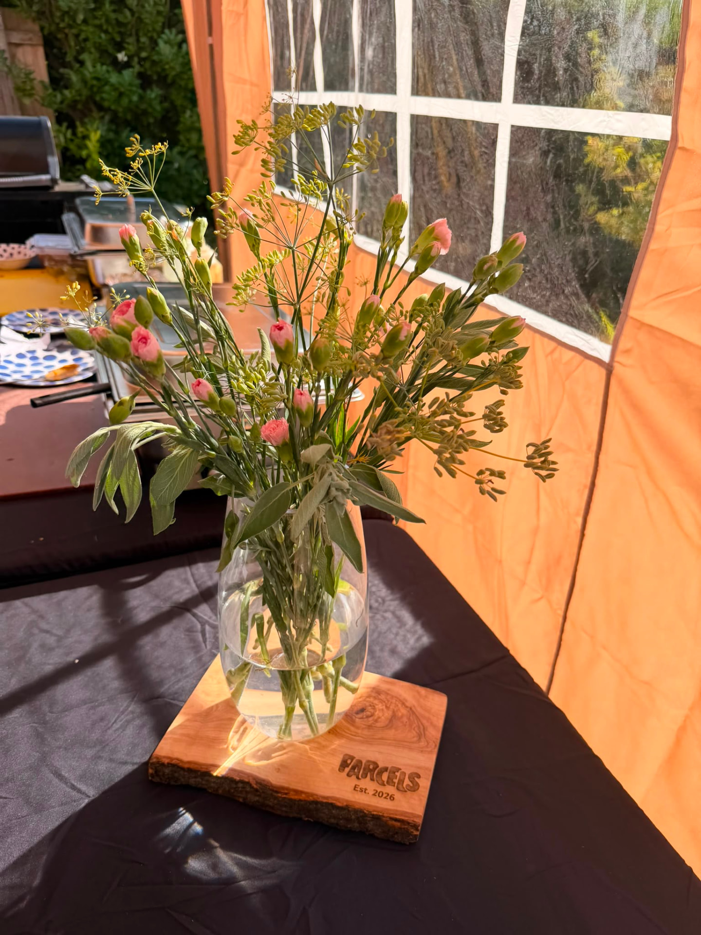 Parcels wedding details and flowers